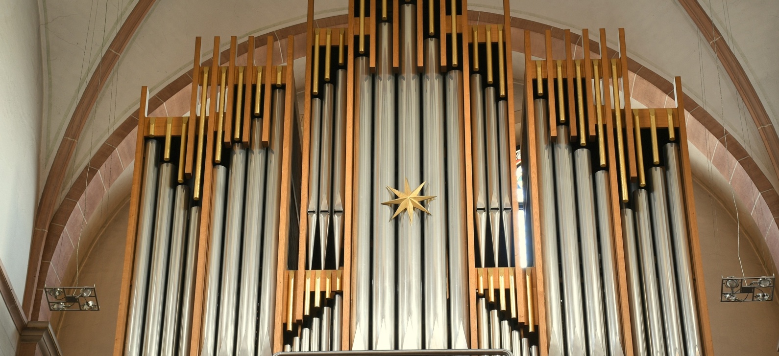 Die Mönch-Orgel in St. Andreas Leverkusen-Schlebusch feiert Geburtstag!