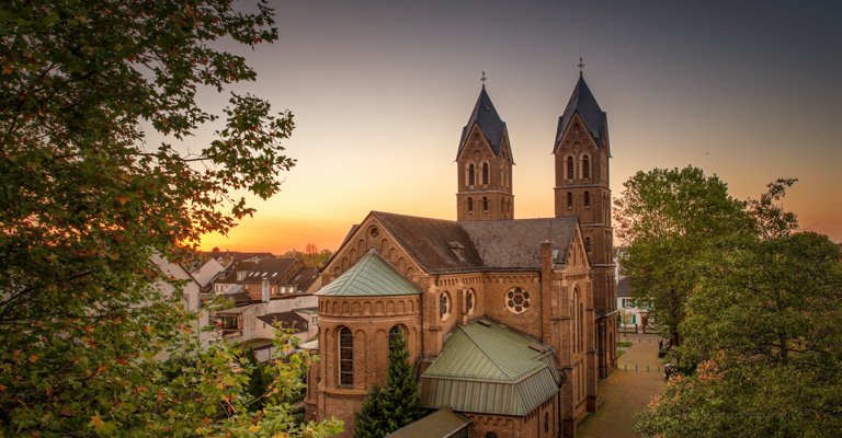 Die Pfarrkirche St. Andreas in Leverkusen-Schlebusch (c) Dr. Alexandra Kupfer & Dr. Josef Simons