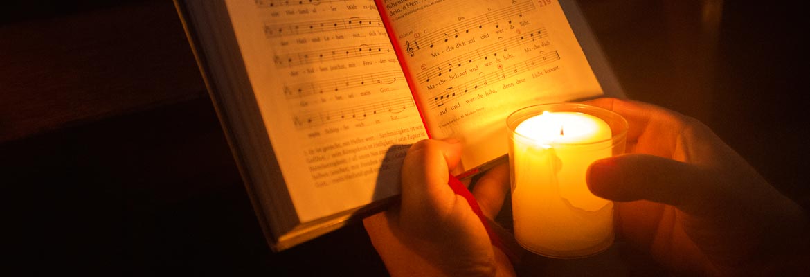 Gotteslob im Advent -  Roratemesse